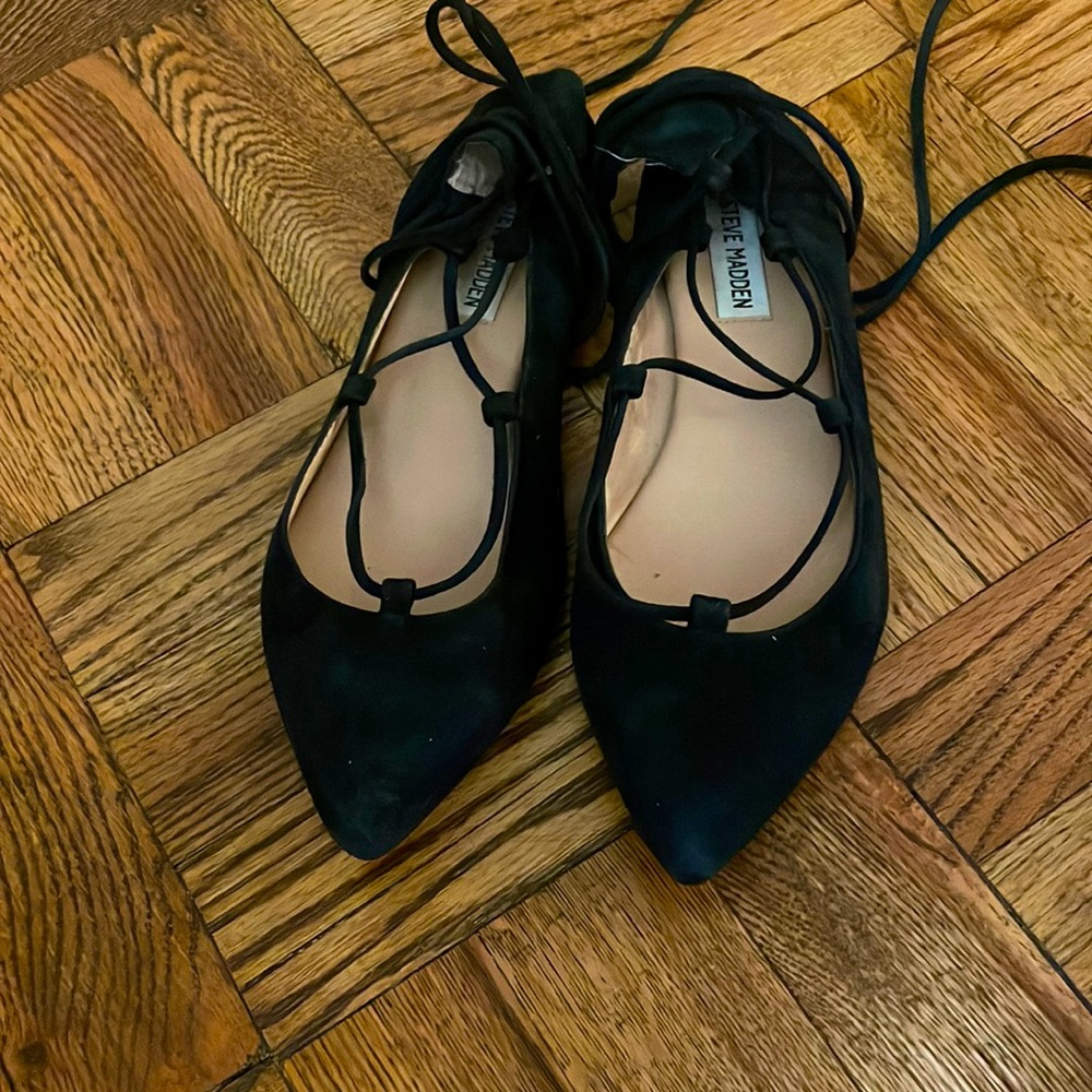 Steve Madden size 7 black suede flats